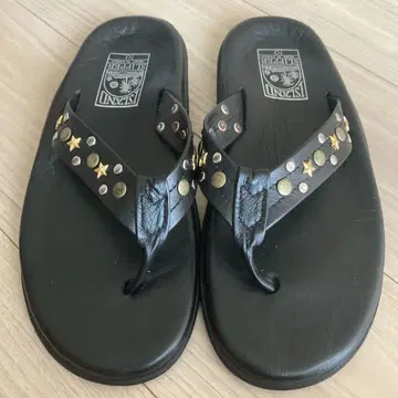 ISLAND SLIPPER 아일랜드 슬리퍼 블랙 가죽 스터드