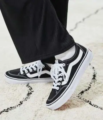 VANS 로우컷 스니커즈