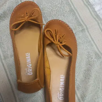 Clarks Originals 브라운 모카신