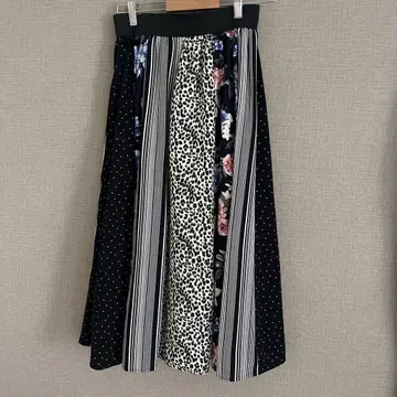 플레어 스커트 패치워크 네이비 계열 무릎 기장