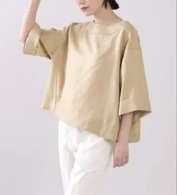 새상품 택 포함 INED 린넨 느낌 블라우스 베이지