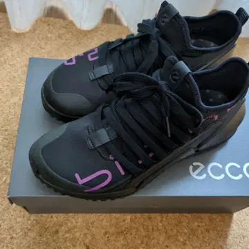 Ecco 스니커즈 스트레치 소재 쿠션 밑창 23cm 신기 편한 새상품급