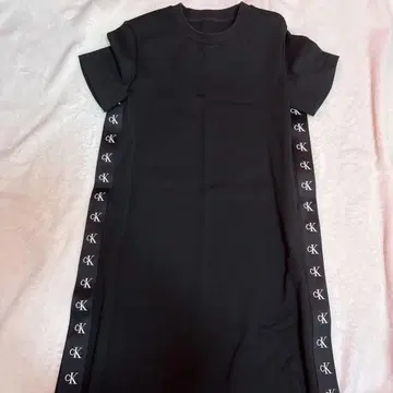 캘빈클라인 로고 블랙 미니 원피스 반팔