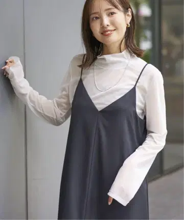 NOBLE 시어 스키니 하이넥 TOPS