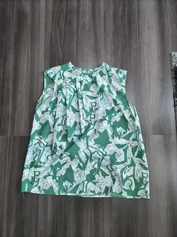 TOMORROWLAND collection 꽃무늬 슬리브리스 블라우스