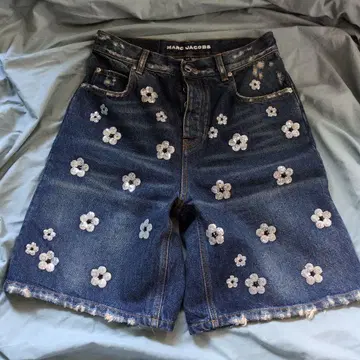 MARC JACOBS 꽃무늬 자수 데님 숏팬츠 25 데이지