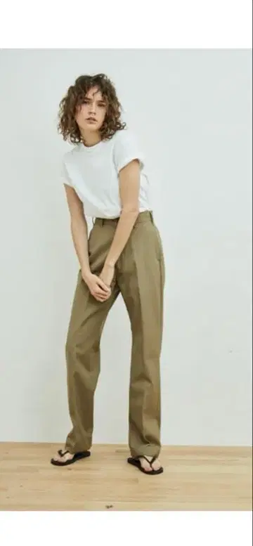 THE SHINZONE 베이지 치노 팬츠