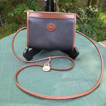 DOONEY & BOURKE 다크 브라운 / 블랙 가죽 미니 숄더백