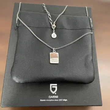 GARNI 실버 목걸이 플레이트 탑
