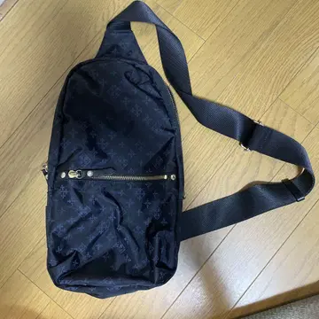 러셋 바디백 네이비