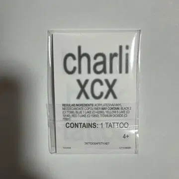 Charli XCX lower back tattoo 타투 씰