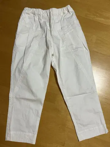 파르티클라르 화이트 팬츠