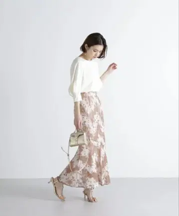 NATURAL BEAUTY BASIC 바이컬러 레이스 플레어 스커트