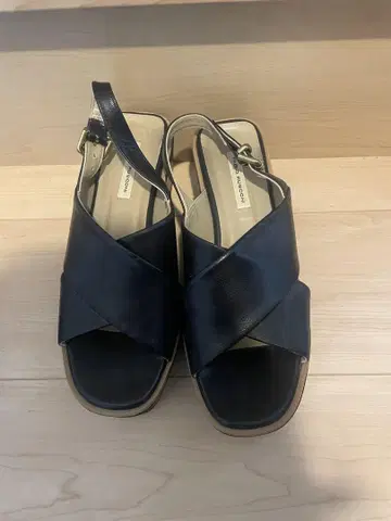 FABIO RUSCONI 통굽 가죽 샌들(37) 23.5~24.0cm