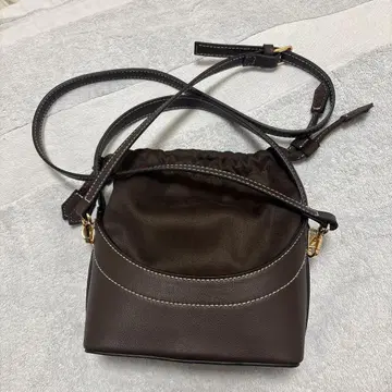 H&M 브라운 숄더백 미사용 새상품 매장 한정품