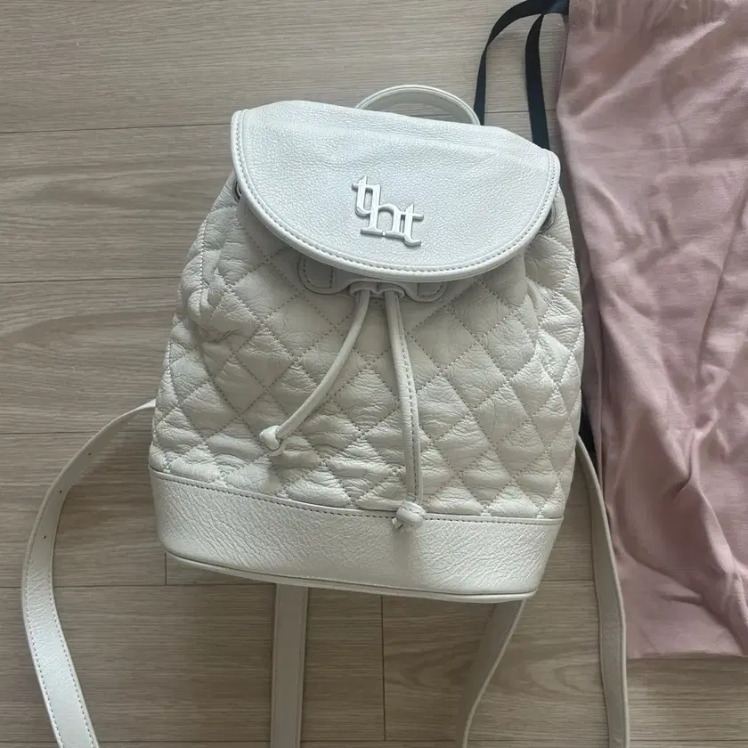threetimes値下げ Acorn quilted backpack ピンク