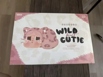 팝 마트 Crybaby Wild But Cutie 봉제 인형