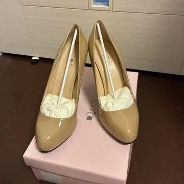 DIANA 베이지 에나멜 하이힐 10cm 미사용품
