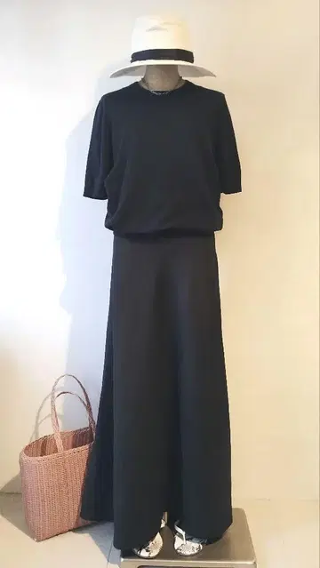 애로우 C6133 여름 블랙 코디