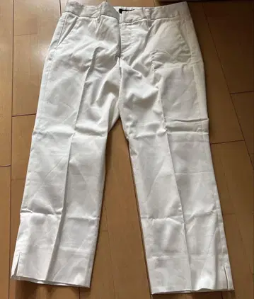 INED 8부 화이트 팬츠
