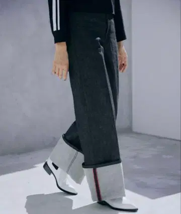 HARDY NOIR 블랙 데님 베이 크루즈