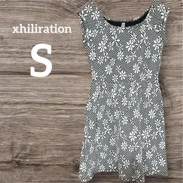 xhiliration 꽃무늬 원피스 S/P 원피스 꽃무늬 화이트 블랙