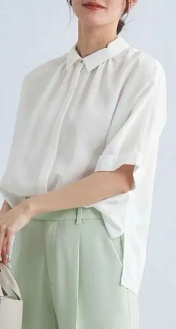 미사용 그린 라벨 릴랙싱 접촉 냉감 카라 부착 와이드 슬리브 셔츠