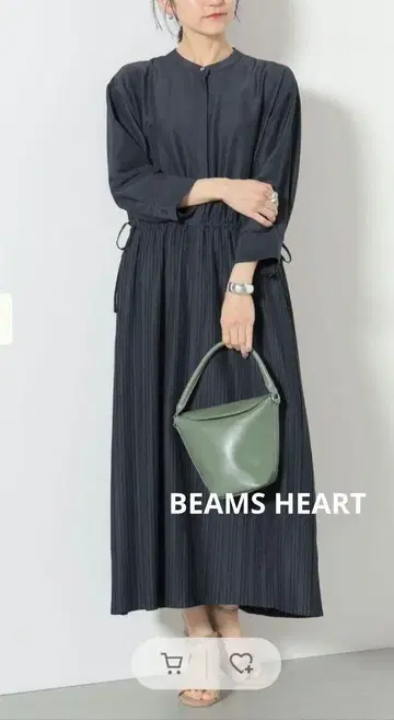 BEAMS HEART 플리츠 원피스 네이비
