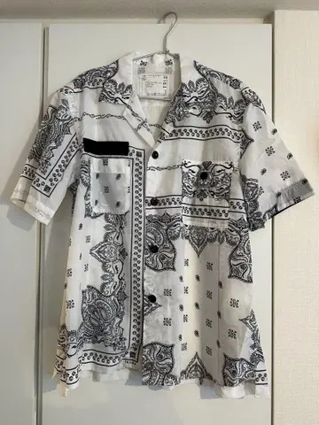사카이 19SS 반다나 프린트 반팔 셔츠
