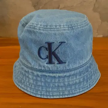 캘빈클라인 진 CALVIN KLEIN 버킷햇