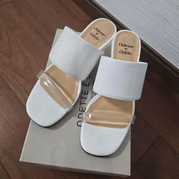 Odette e Odile 화이트 샌들