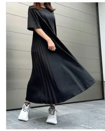 셀바세크레타 플리츠 원피스