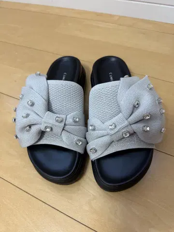 다이애나 리본 반짝이 샌들