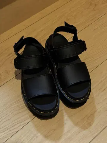 Dr. Martens 샌들 UK3 VOSS QUAD 26725001