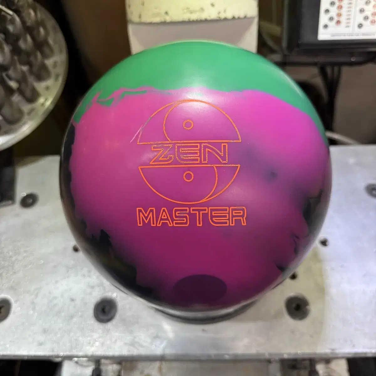 ストーム　ＤＮＡコイル　15p 2oz (used AAA) Storm DNA Coil Bowling Ball CLOSEOUT DEAL BowlerX.com