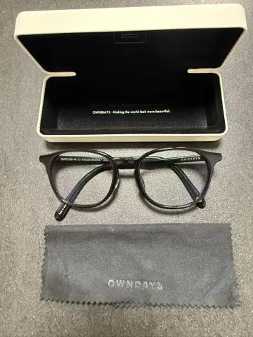 OWNDAYS 블랙 프레임 안경 케이스 포함