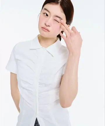 FEKETE 개더 타이트 셔츠