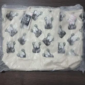 미사용 KAWS TOKYO FIRST 토트