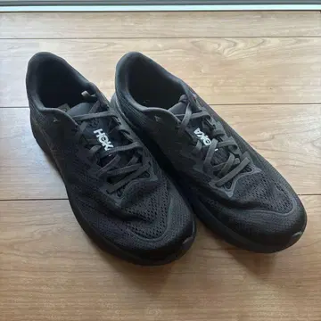 거의 새 상품 HOKA RINCON4 블랙 28cm
