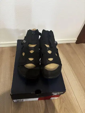Reebok 인스타펌프 퓨리 샌들 지퍼