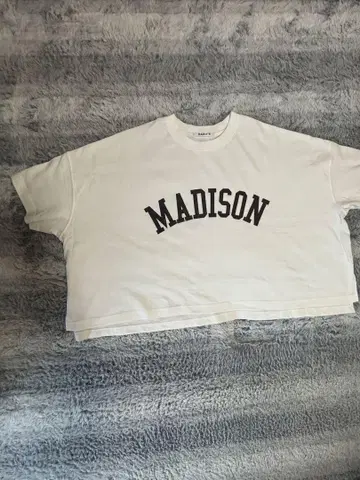 RADIATE MADISON 크롭 티셔츠