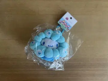 미야쿠미야쿠 시나모롤 카라비너가 달린 봉제 인형 키링