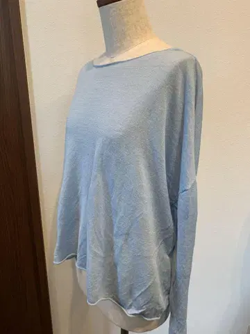 샤비젠틸 린넨 소재 보트넥 긴팔 상의