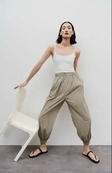 ZARA 캐미 절개 살로펫