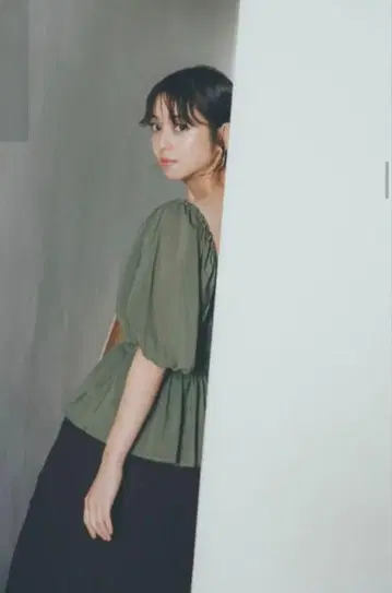 앙티미테 셔링 디자인 풀오버 화이트
