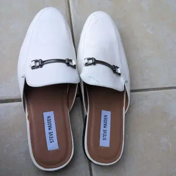 미사용품 STEVE MADDEN 화이트 슬립온