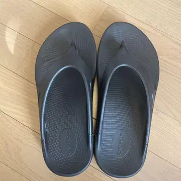 Oofos 블랙 플립플랍