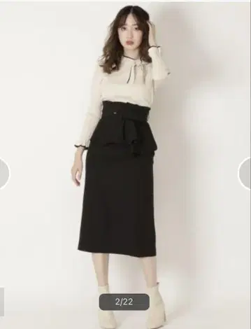 페플럼이 달린 2way 타이트 스커트 윌 셀렉션 블랙