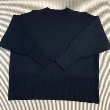 Loungedress 맨투맨 라이크 니트 상의 네이비 컬러