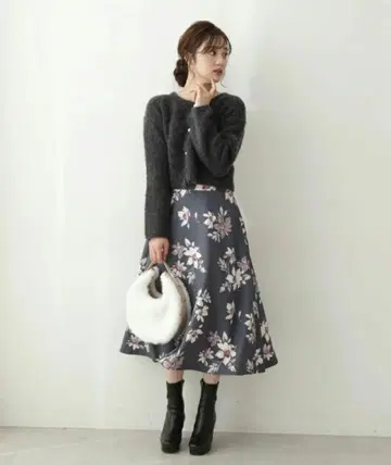 PROPORTION BODY DRESSING 플라워 부케 플레어 스커트